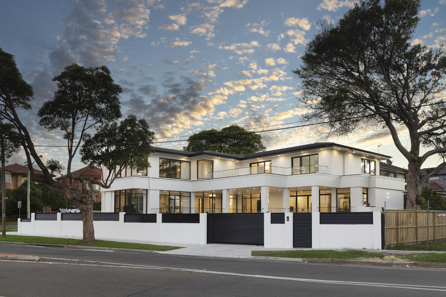 Rodd Point Contemporary: house exterior from street