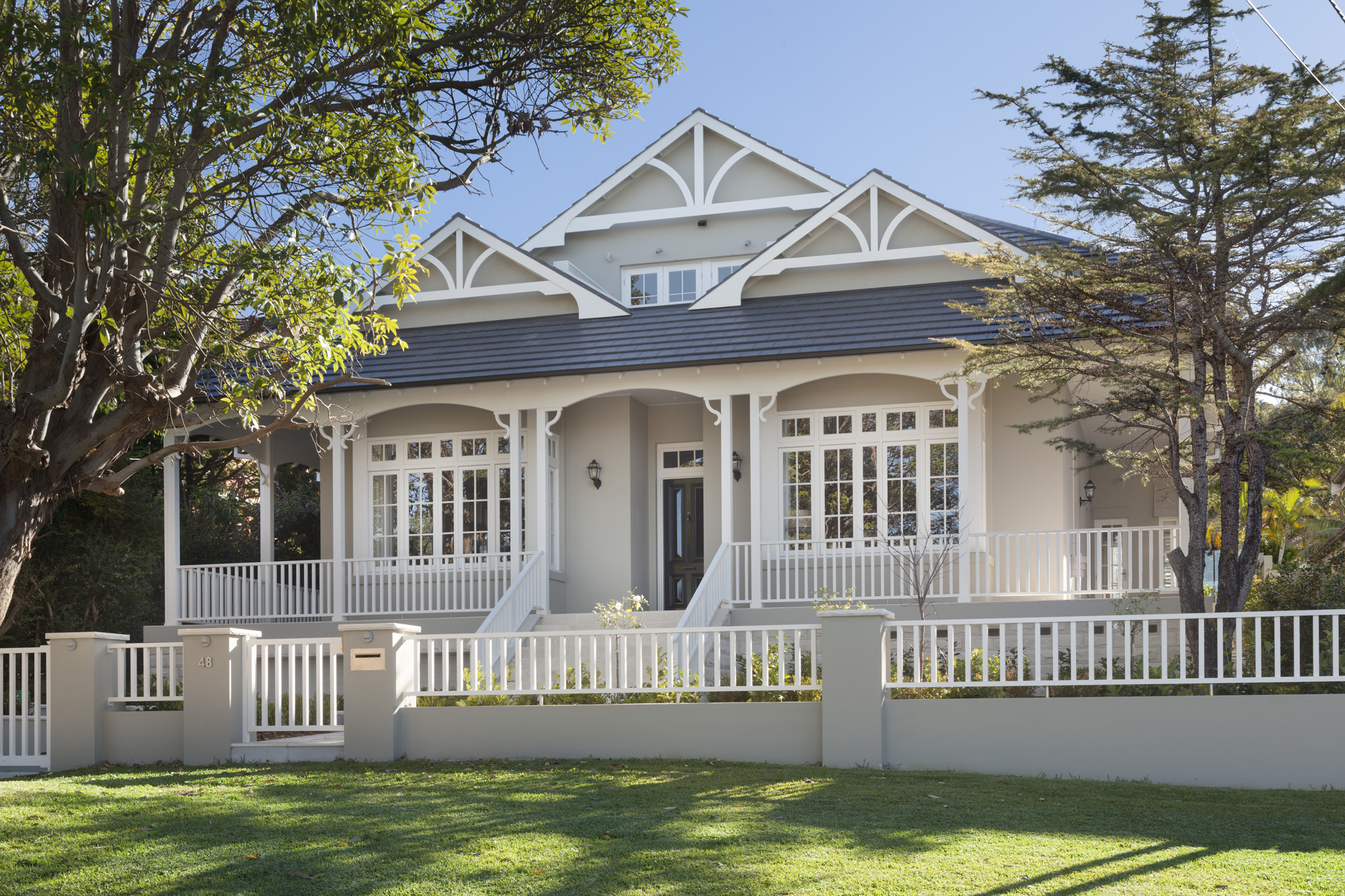 Seaforth Hamptons: Front facade