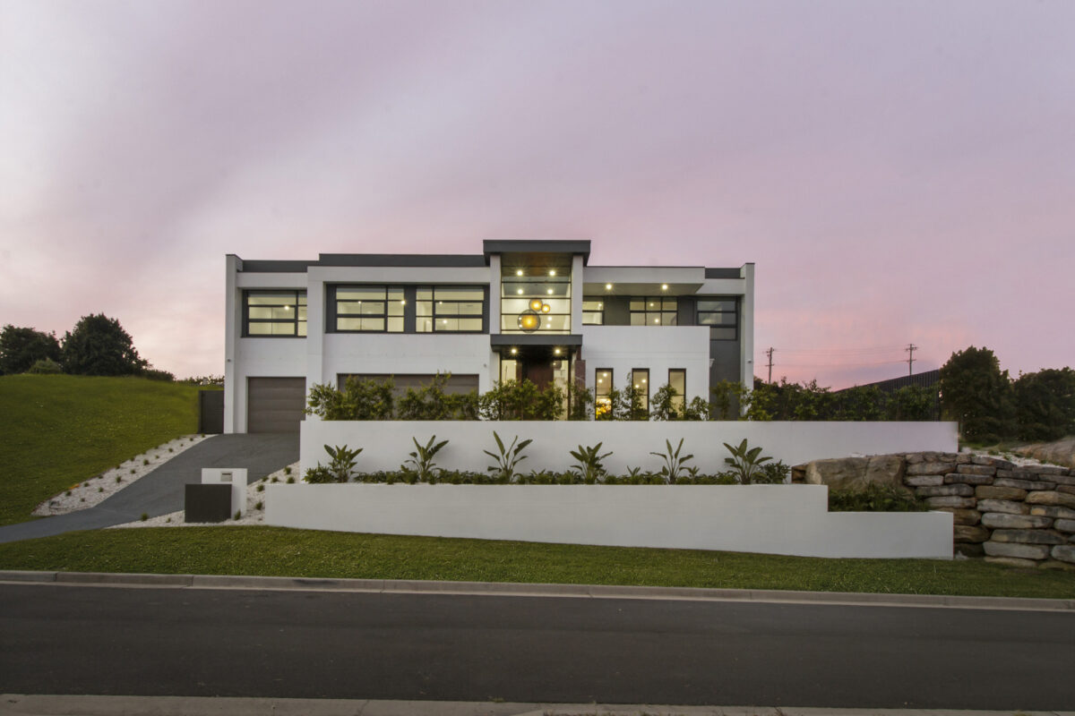 Glenhaven Modern Contemporary: majestic house from the street at dusk