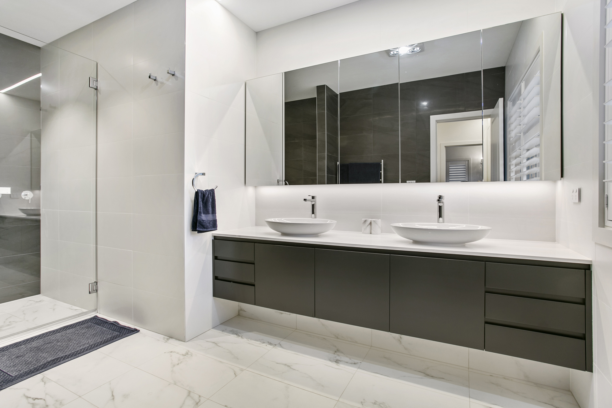 North Wahroonga: bathroom