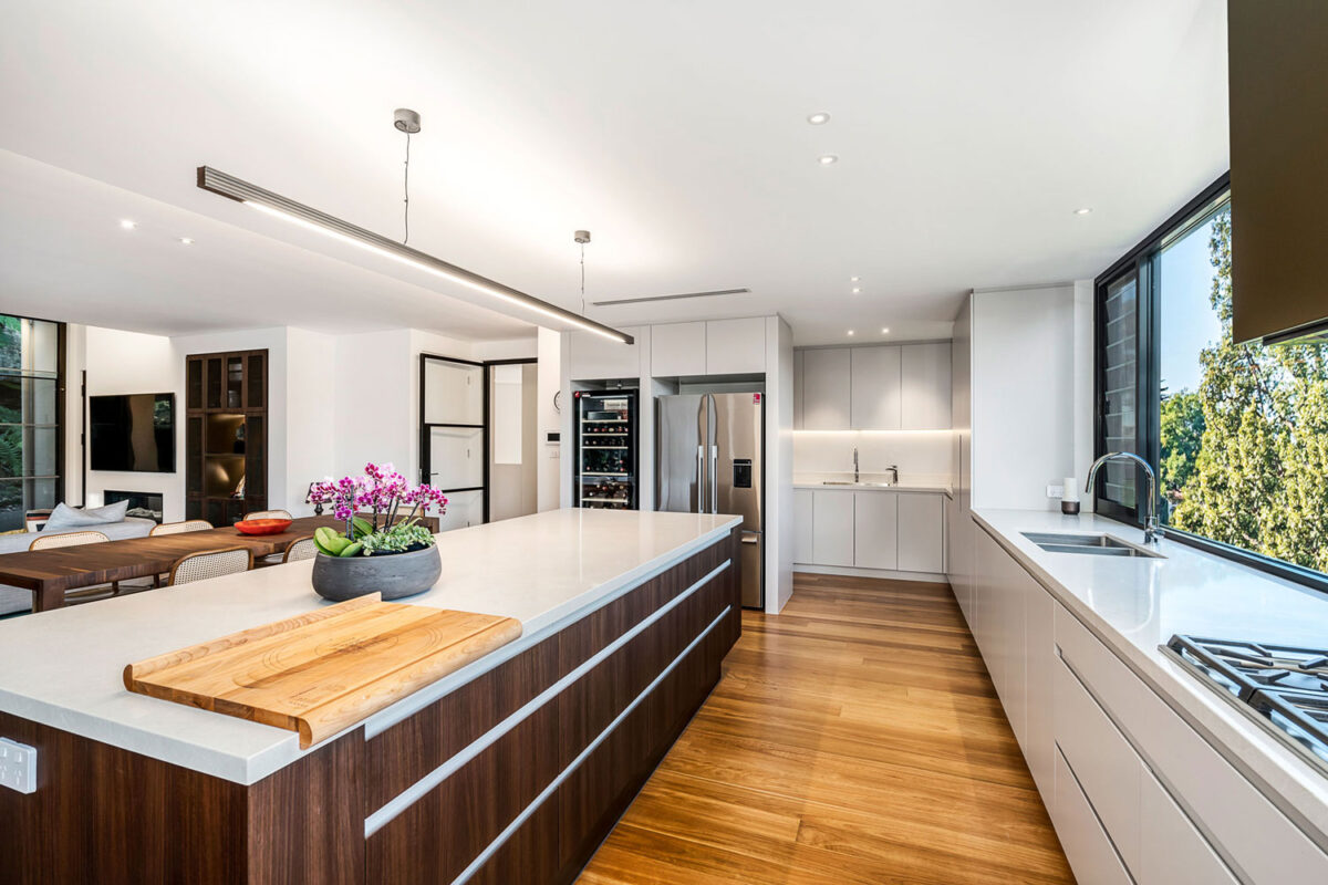 Northbridge Modern: kitchen