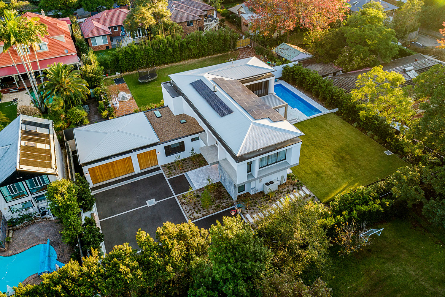 Beecroft Ultra Modern: elevated view of house