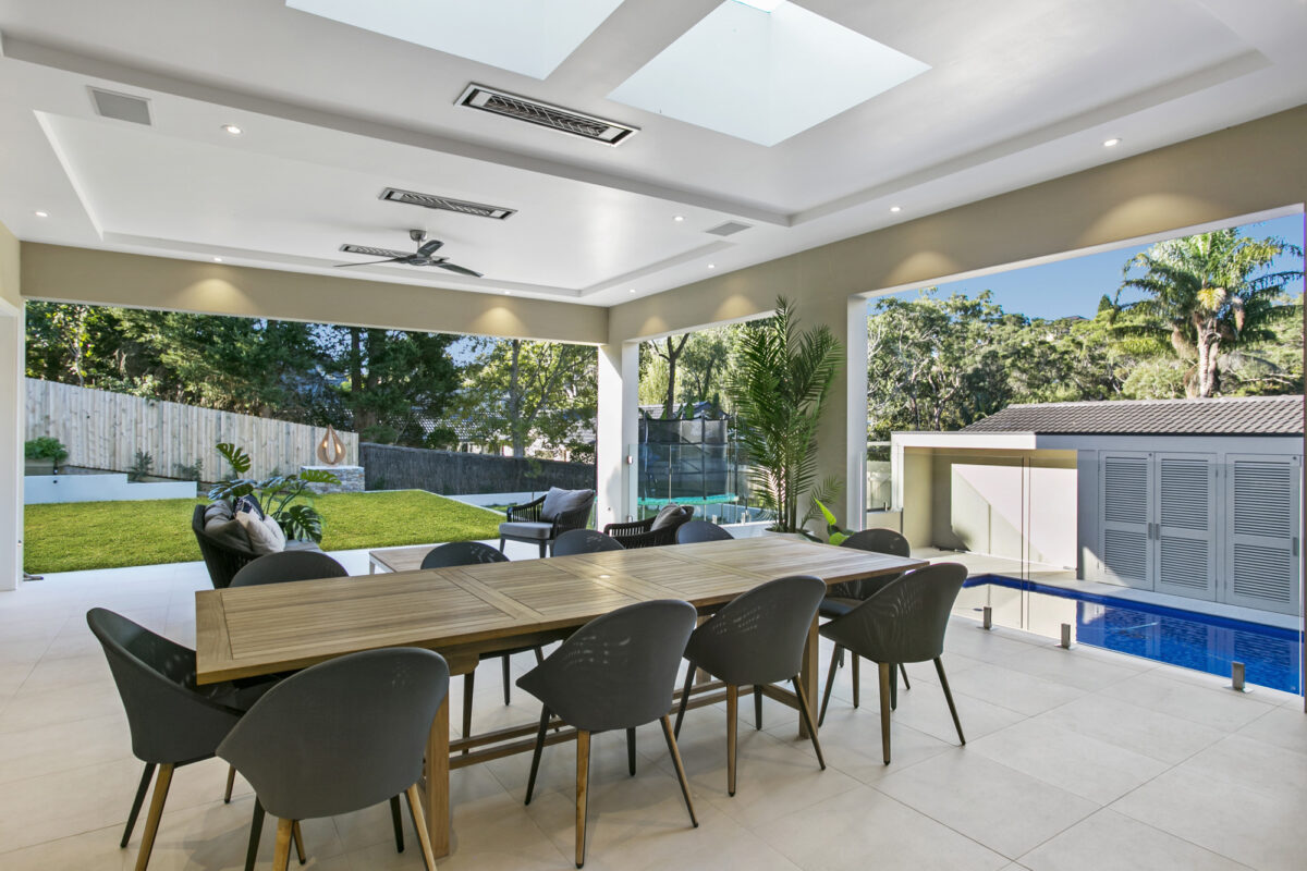 North Wahroonga Neo-Georgian: Covered outdoor living looking out onto pool and backyard