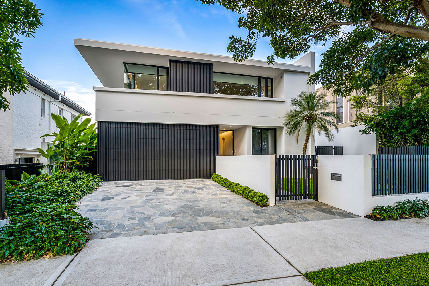 Vaucluse Ultra Modern: house exterior