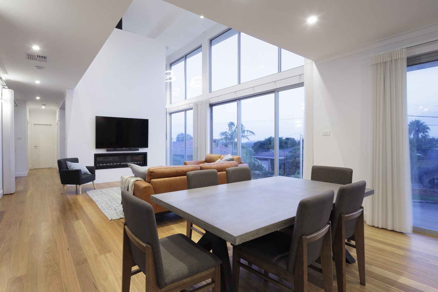 Brookvale Modern: Viewing from dining to living