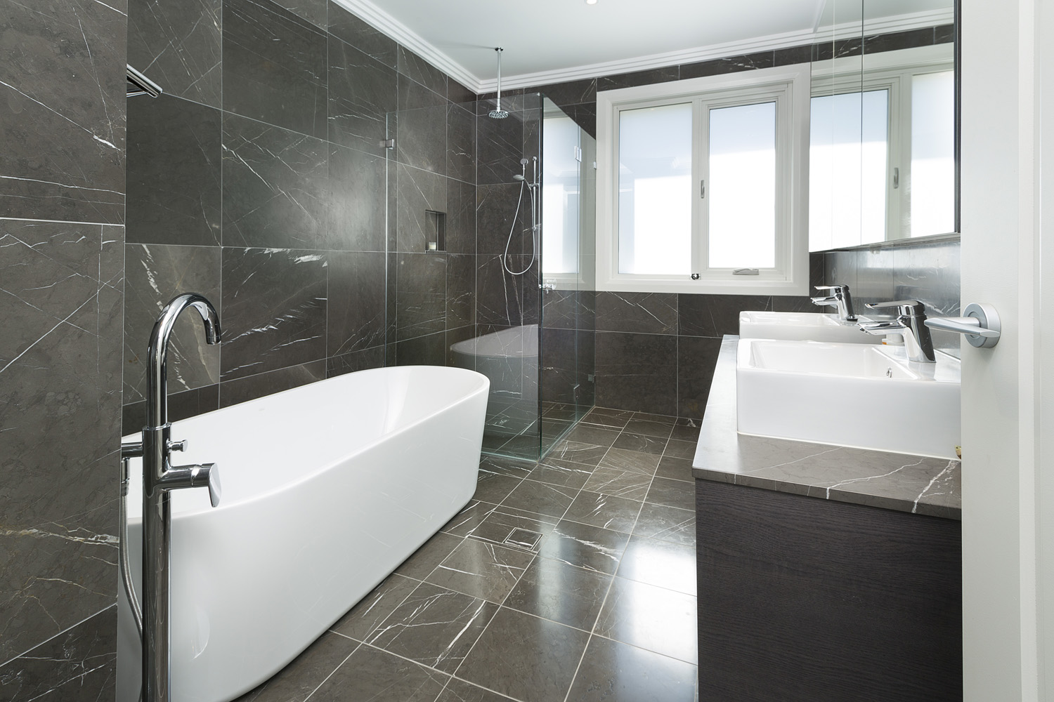 Warrawee Neo-Georgian: bathroom